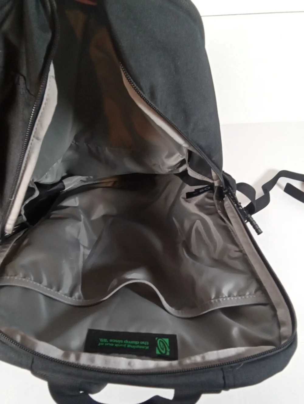 Timbuk2 sleek black